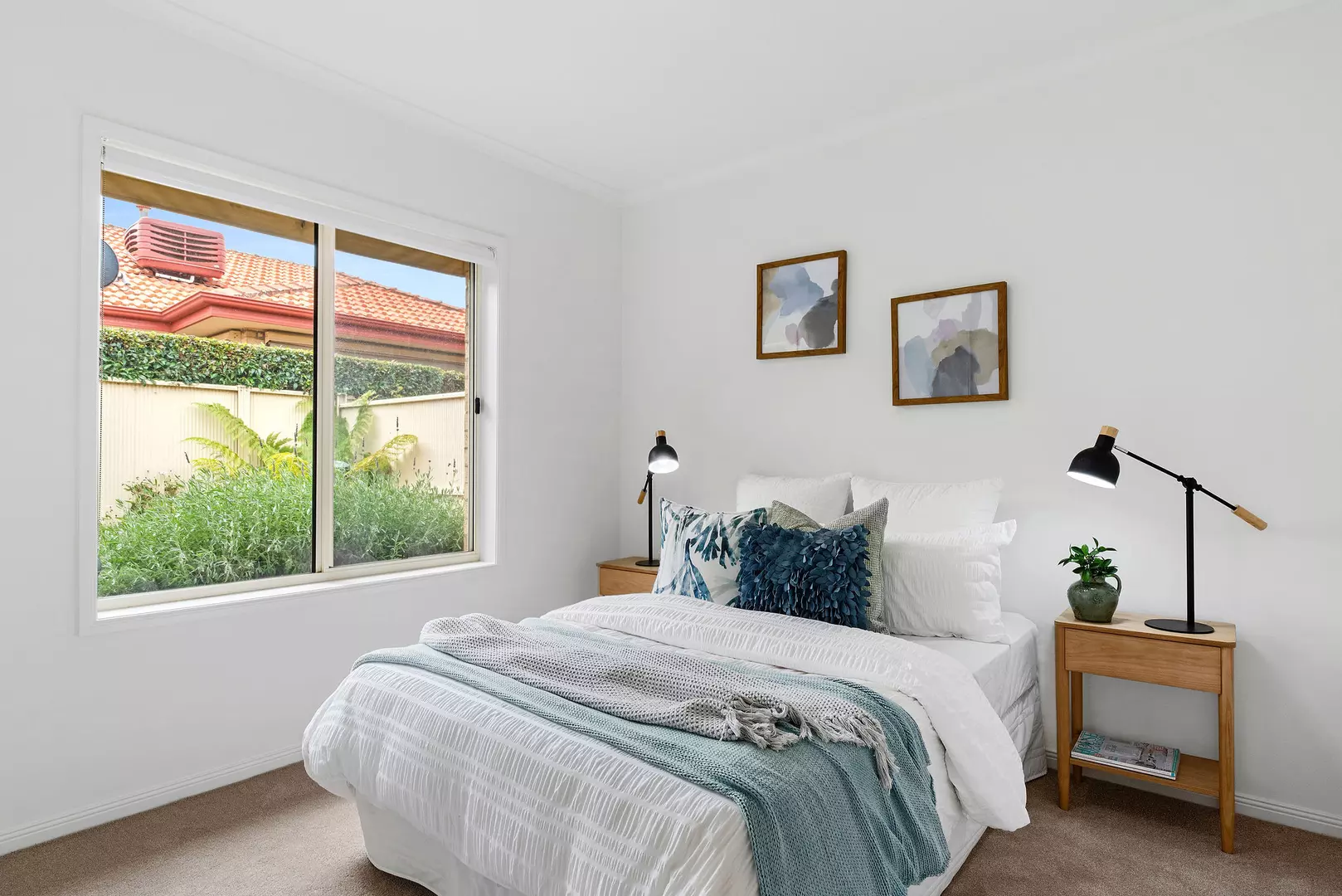 Beautiful 2bed/2bath Villa in a Top Rated Retirement Village!