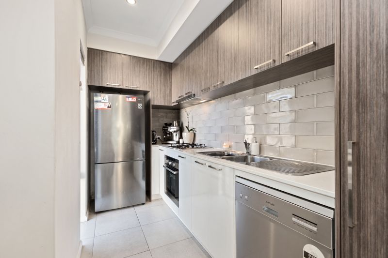 Spacious, Modern & Unparalleled Location!!