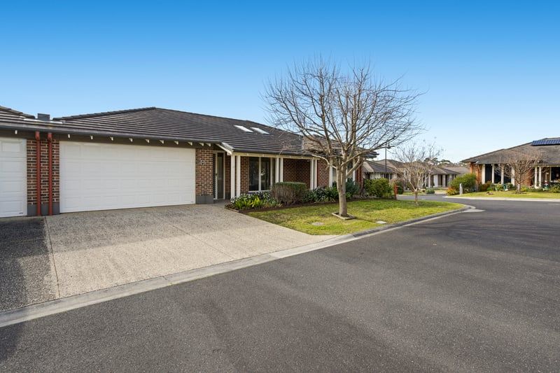Spacious Home with Vaulted Ceilings and North-Facing Backyard
