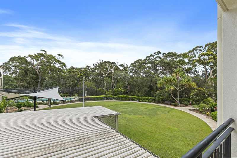 Overlooking the beautiful bowls green, community & surrounds