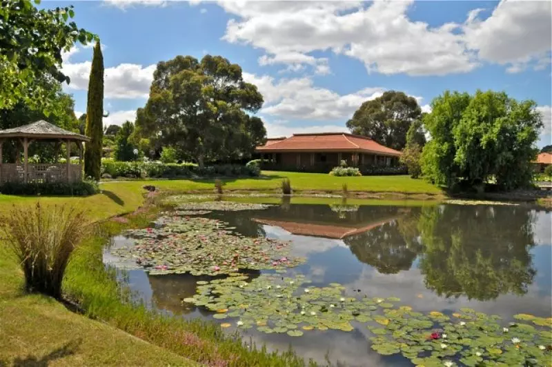 Low-maintenance two-bedroom villa close to community centre