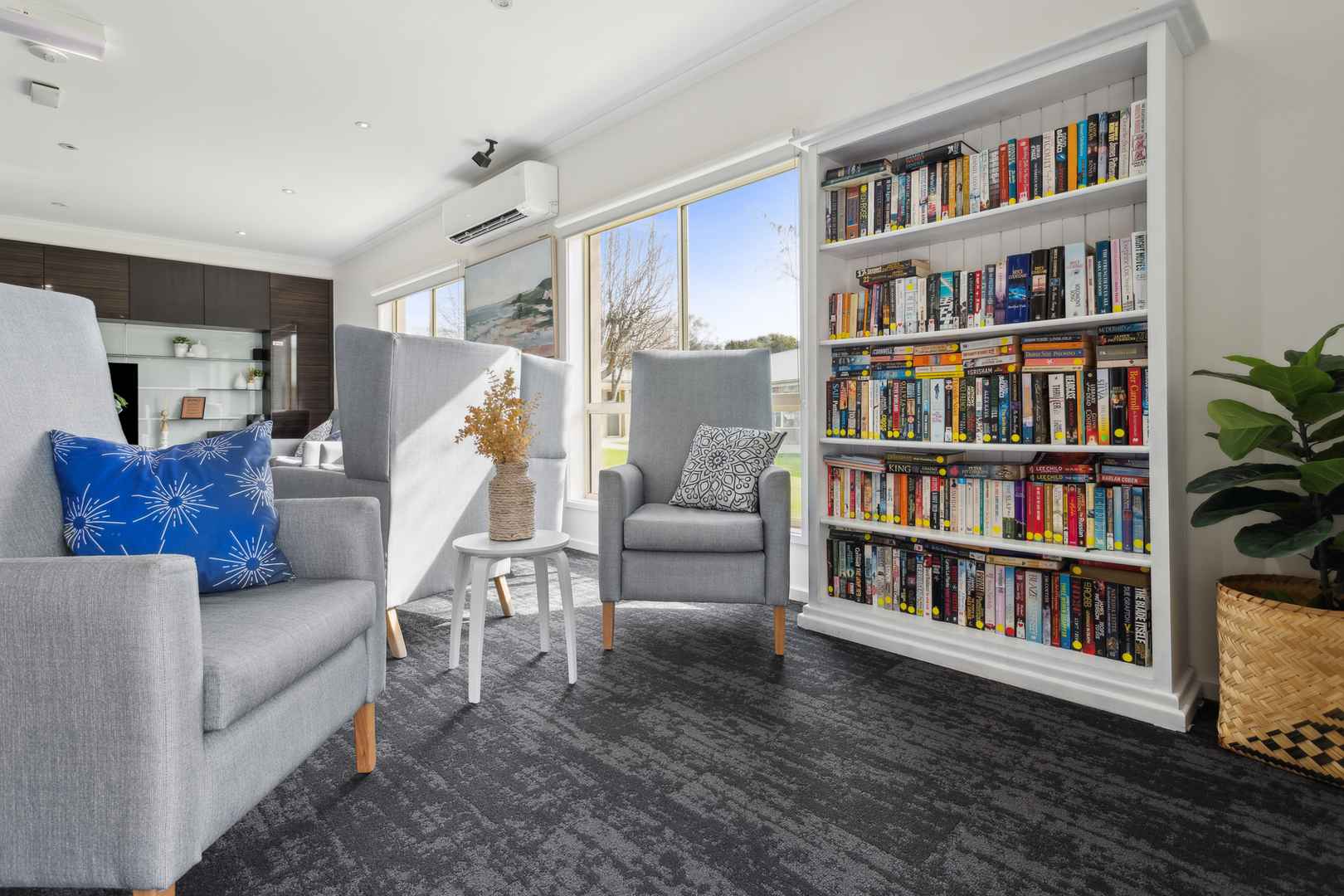 Beautifully Located Villa Near the Community Centre