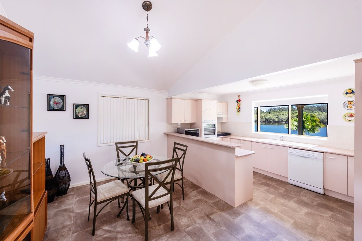 Palm Lake Resort Yamba - Oyster Cove