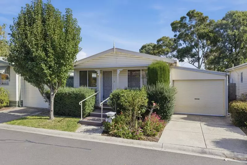 Beautifully Refreshed Two-Bedroom Cottage