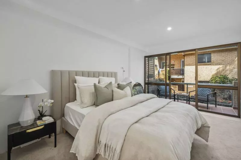 Large one-bedroom apartment