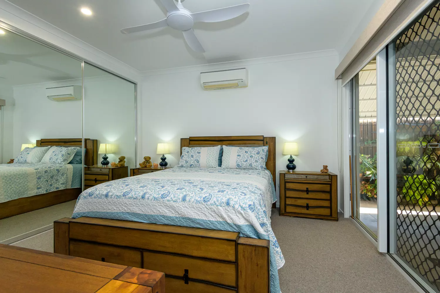 Stylish Corner Retreat with Practical Space 