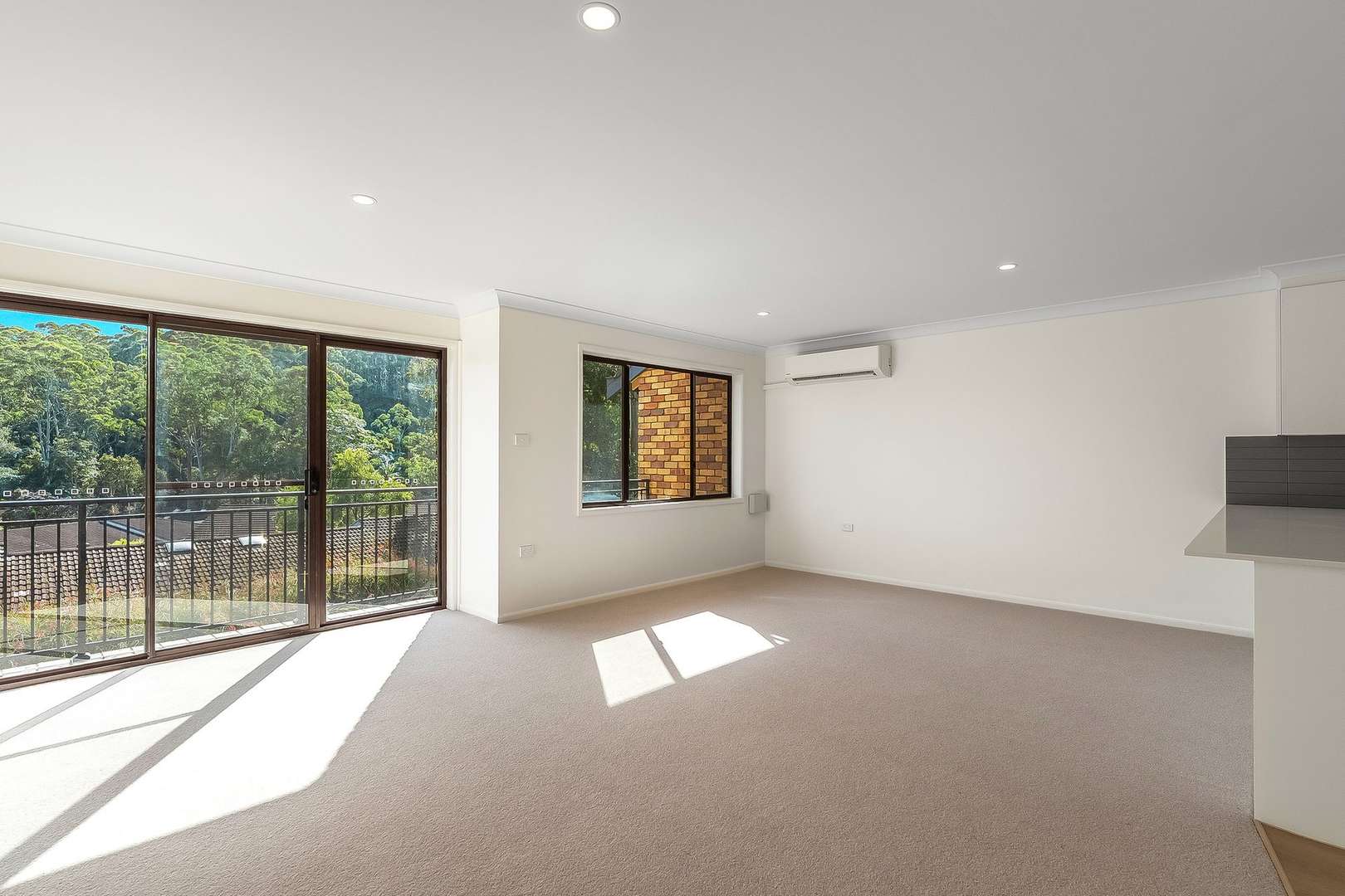 Refurbished Home with Bush and Mountain Outlook