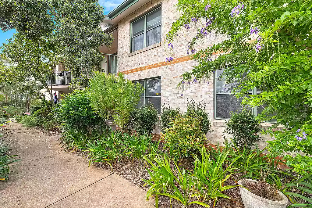 Garden setting North facing ground level unit