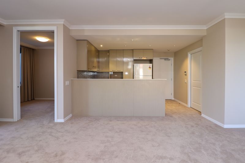 21/43 Taylor Street, Woolloongabba - 2 Bedroom apartment - wake up to the beautiful surrounds!