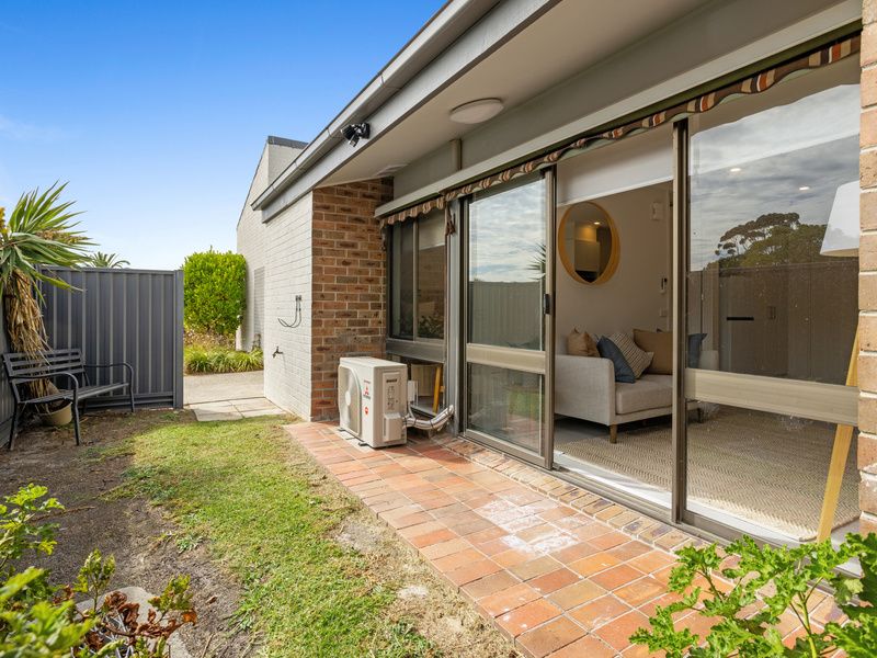 Stylish Renovation with Private Courtyard Retreat