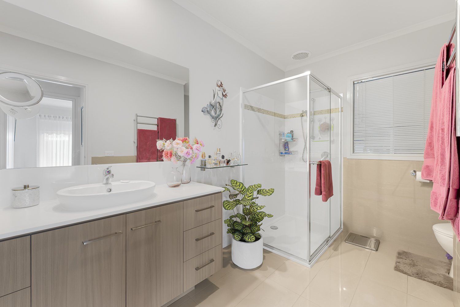 Lifestyle Communities Lyndarum - Relax, entertain and enjoy year-round comfort