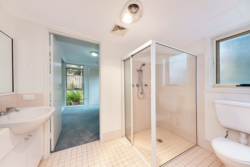 GORGEOUS GARDEN CORNER APARTMENT