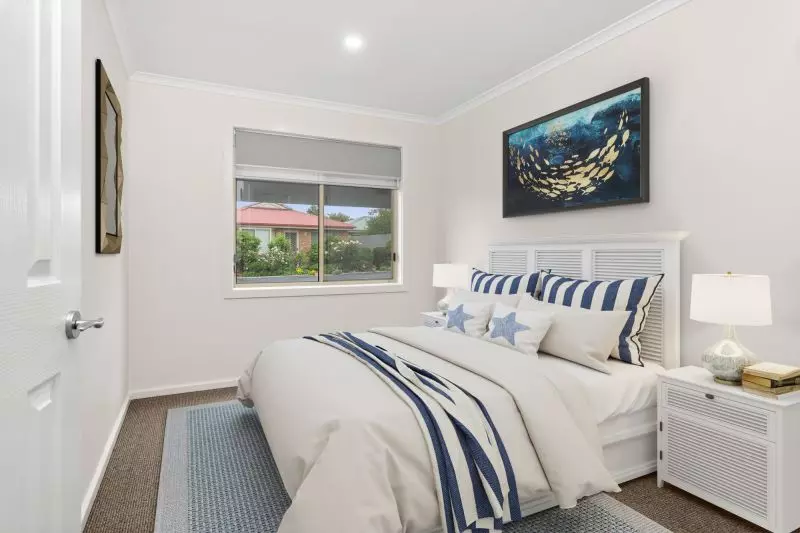 Conveniently located villa in a vibrant community