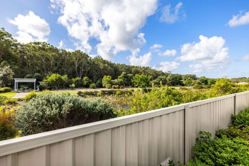 Sun-Drenched Sanctuary - Panoramic Bushland Views