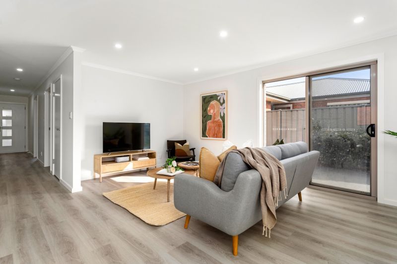 Two bedroom unit overlooking Mowbray Golf Course