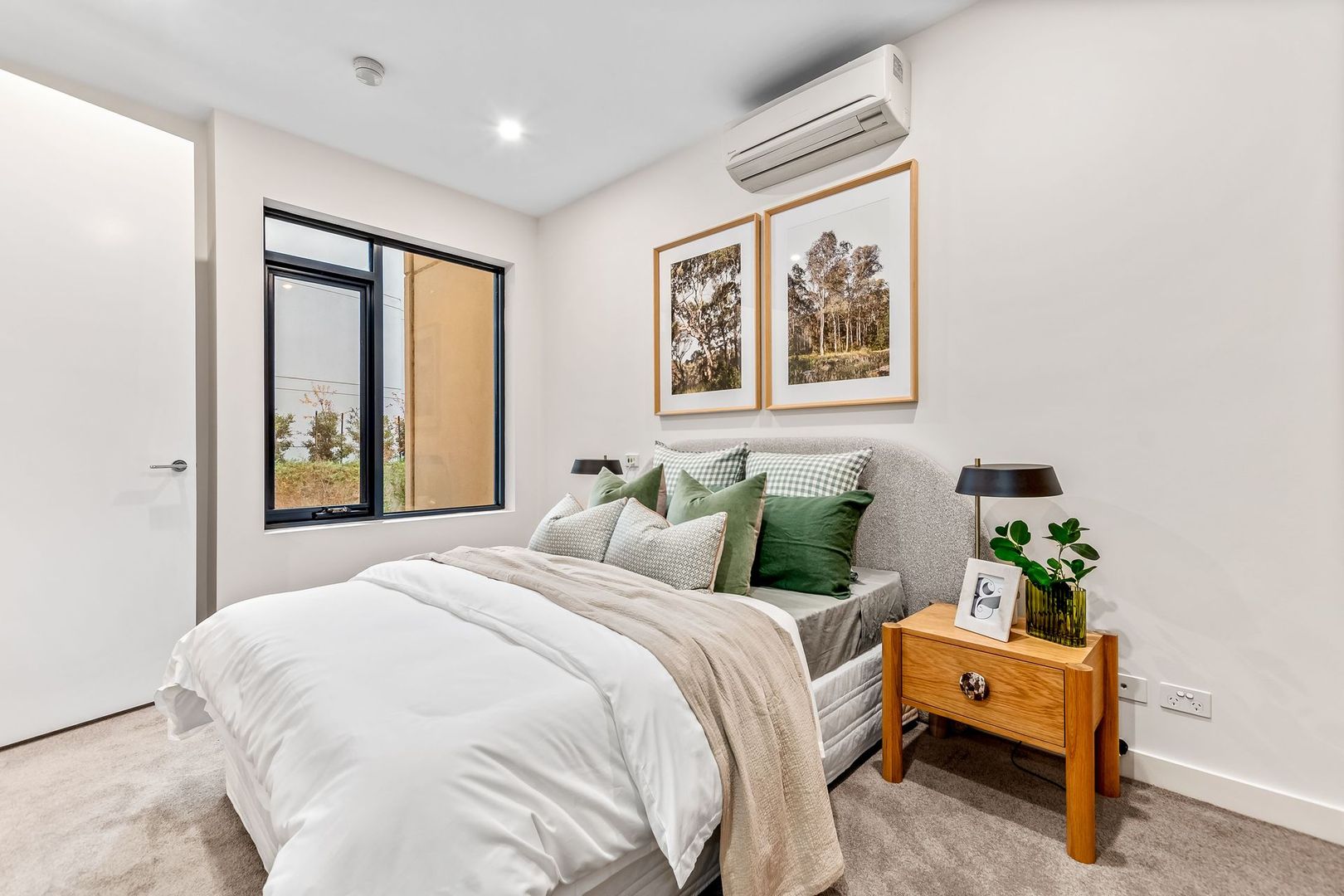 Spacious one-bedroom with tranquil courtyard garden views