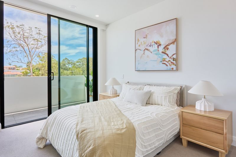 The Hummingbird - smart, north-facing beauty