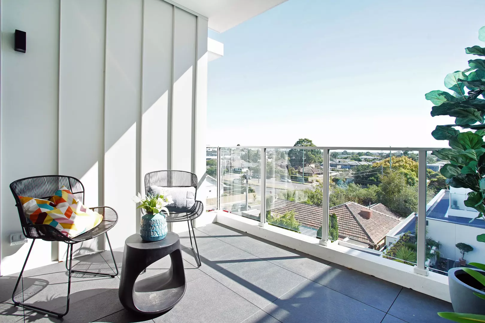 Big on Style, Easy on The Wallet!