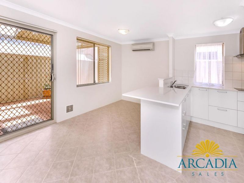 ARCADIA WATERS MADDINGTON - Close to the Clubhouse, with Stone Benchtops.