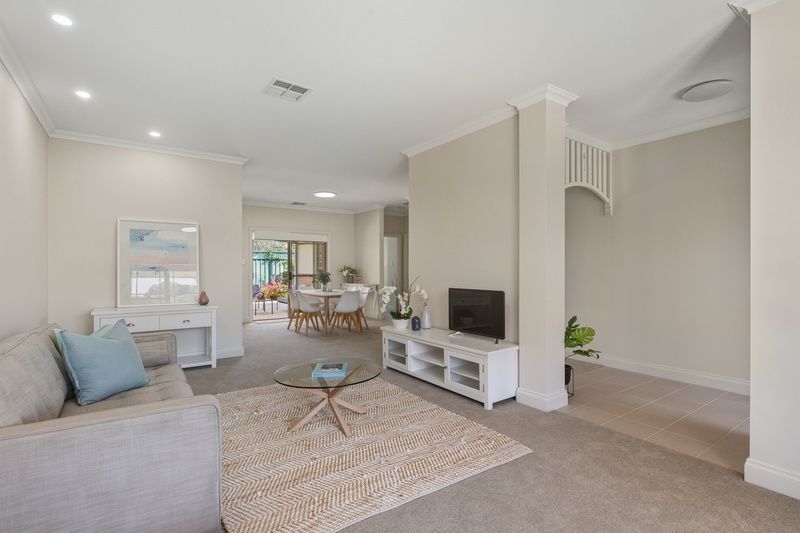 Sunlit Villa with Lush Gardens and Entertainer’s Delight