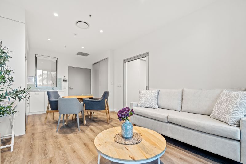 Comfortable level 1 apartment, close to the activity centre.