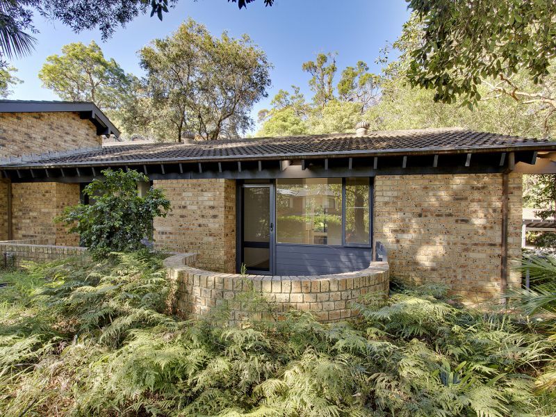 Sunlit villa – ground-floor, light-filled living