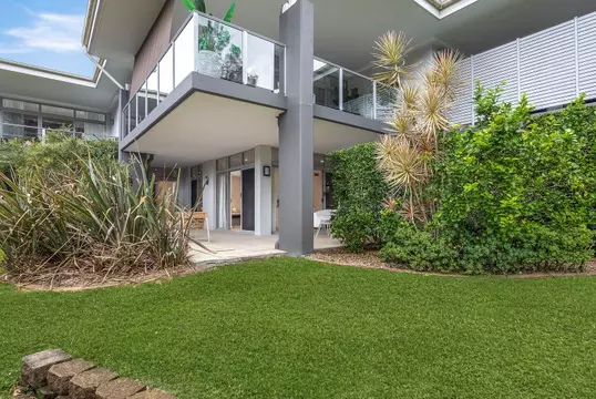 Refurbished Two Bedroom, Ground Floor Apartment with Large Balcony.