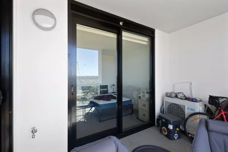 Great Location, Modern & Professional Lifestyle!