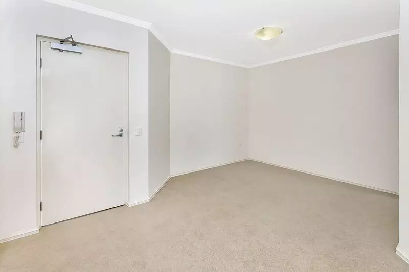 North Facing Apartment Stunning  in every way