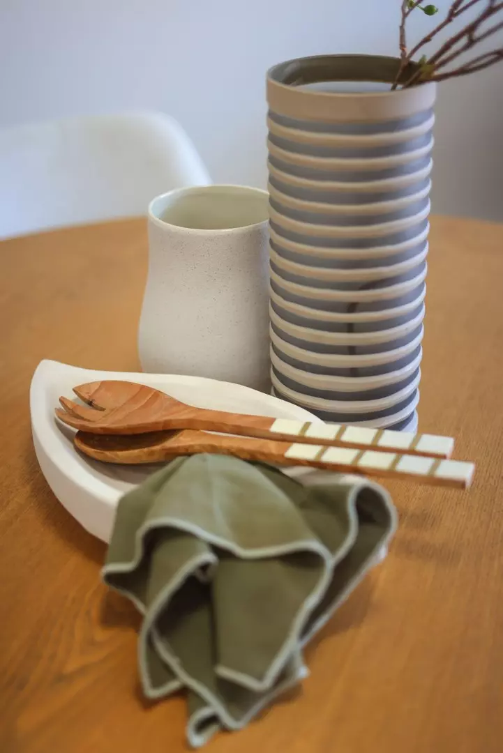 Discover the perfect blend of style and convenience in the Gabba