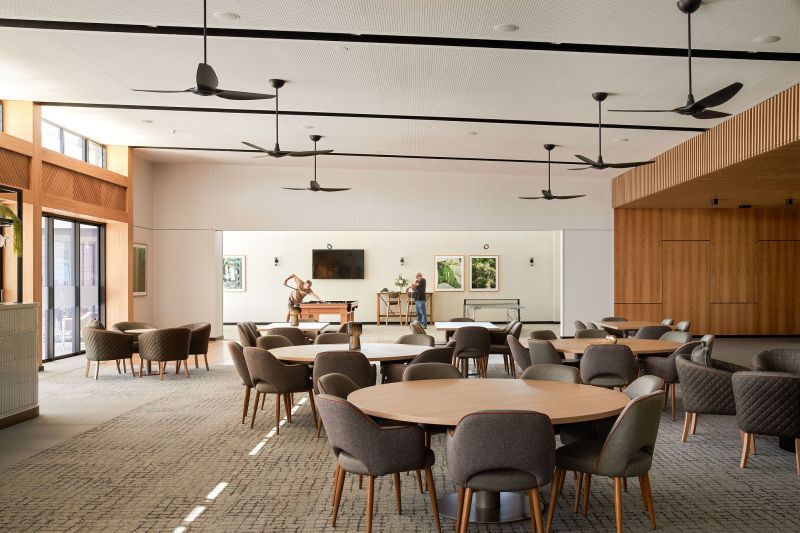 Established Sequoia IN IMMACULATE CONDITION