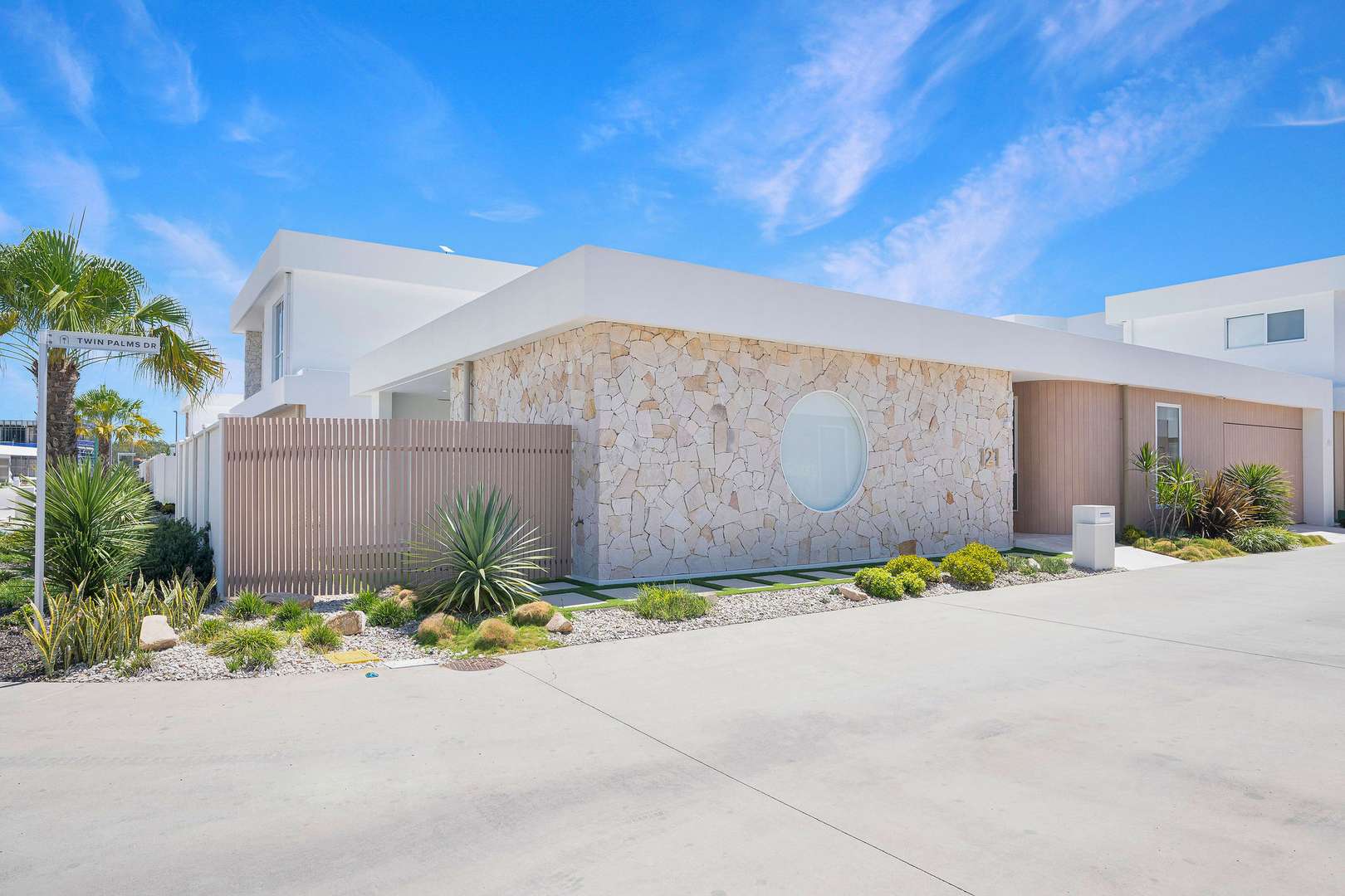 Bermuda Home 121 by Pelican Waters Palm Lake Resort 