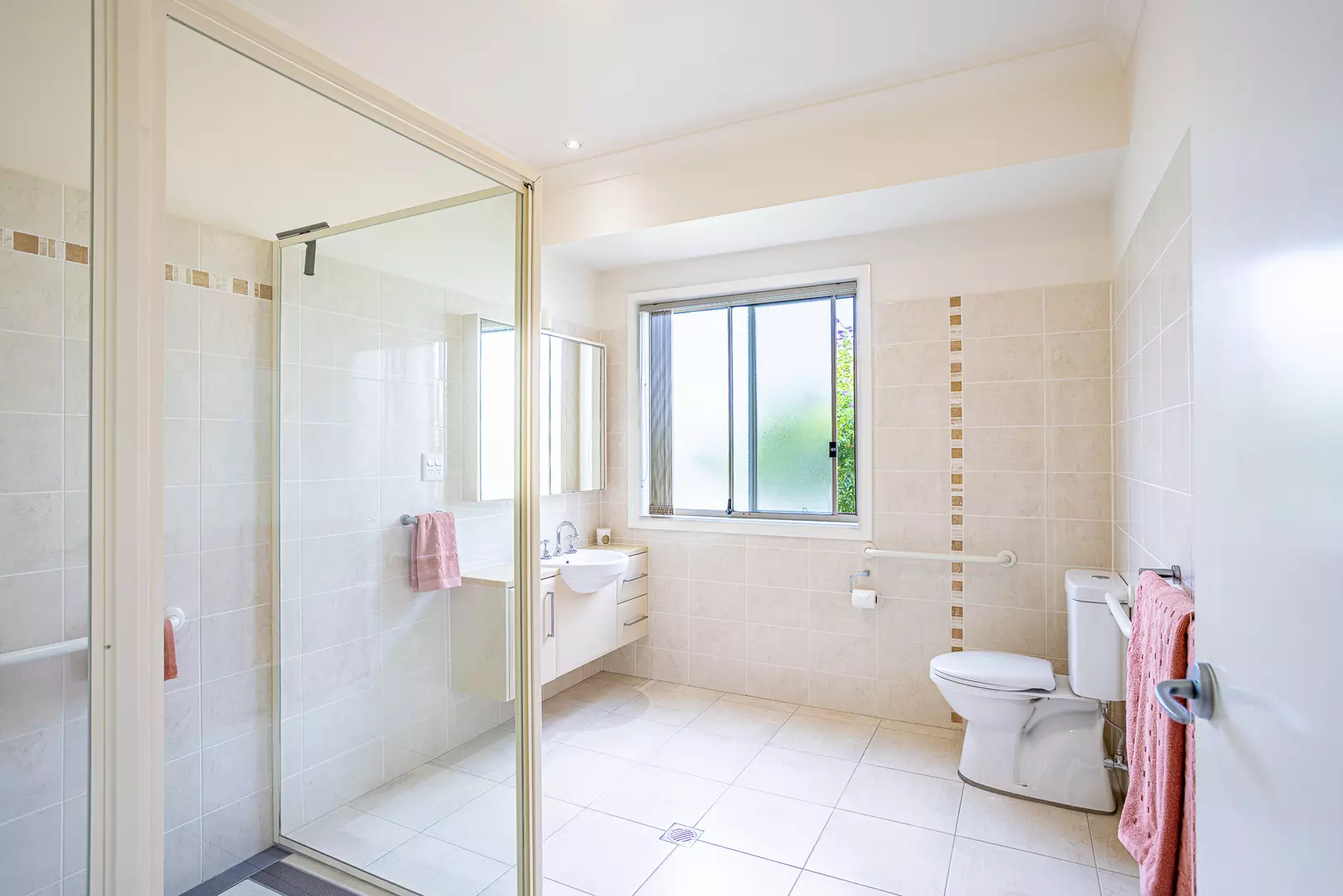 Degas - By Palm Lake Resort Tea Gardens