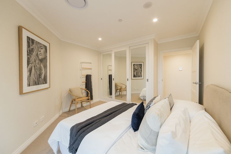 Elevated Apartment with Views Over Rushcutters Bay