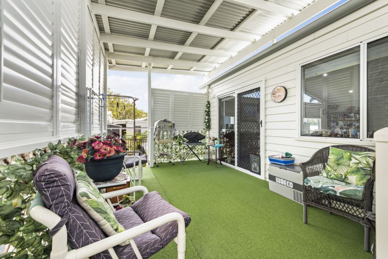 Light Filled Home - Relaxed Living!