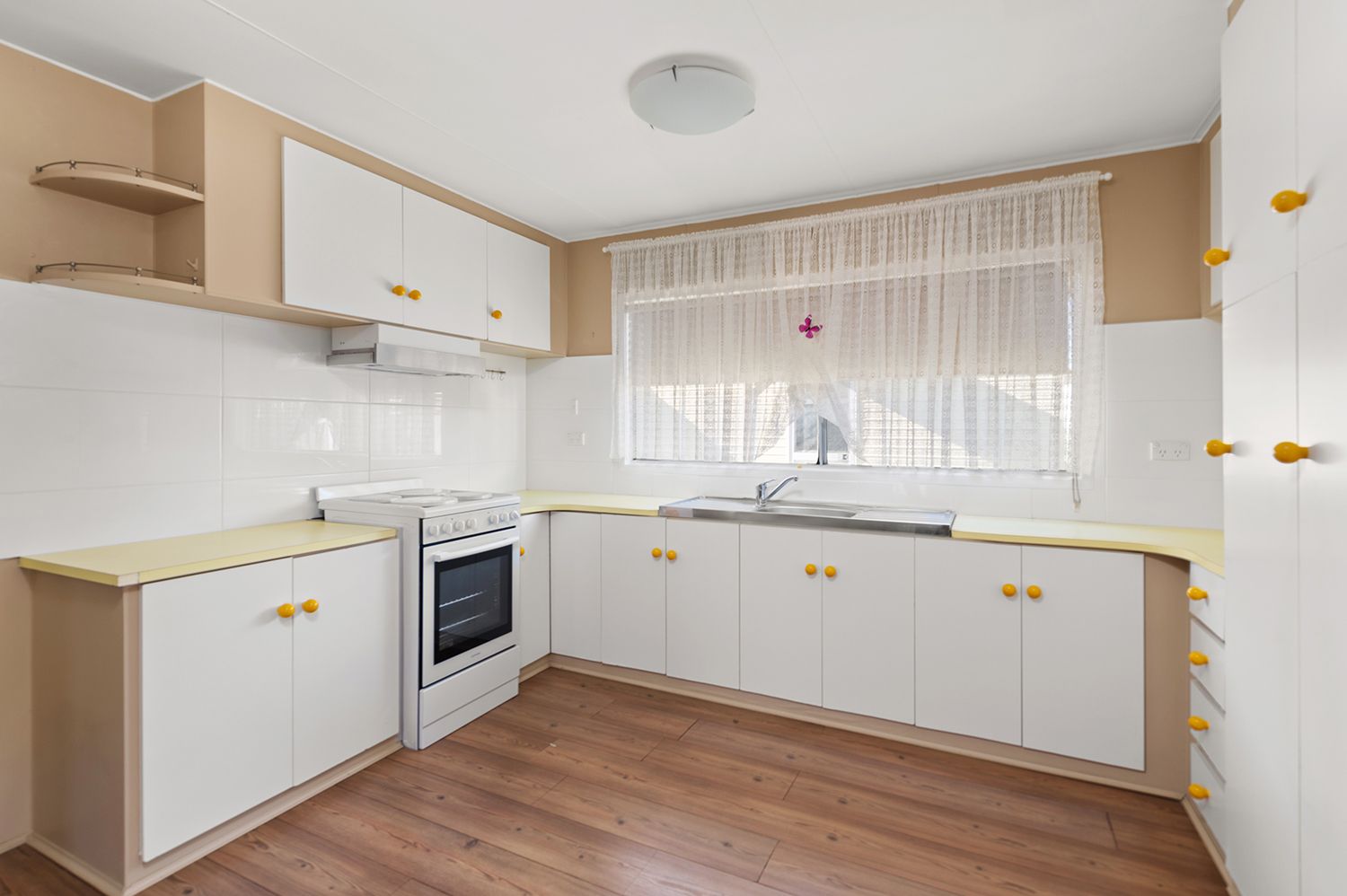 UNDER CONTRACT - So much space - 3 Bedrooms - Make an offer !!