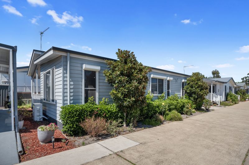 Bright & Spacious Living!