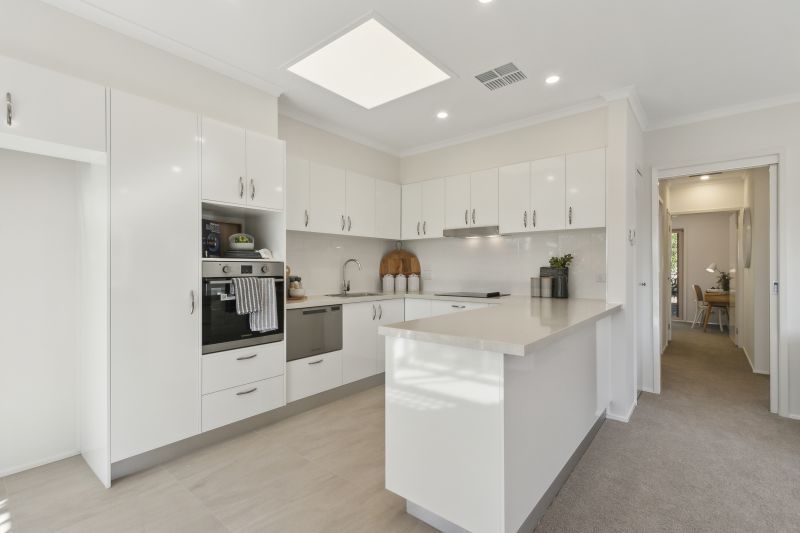 Stylish, 2-bedroom, modern villa close to the shops