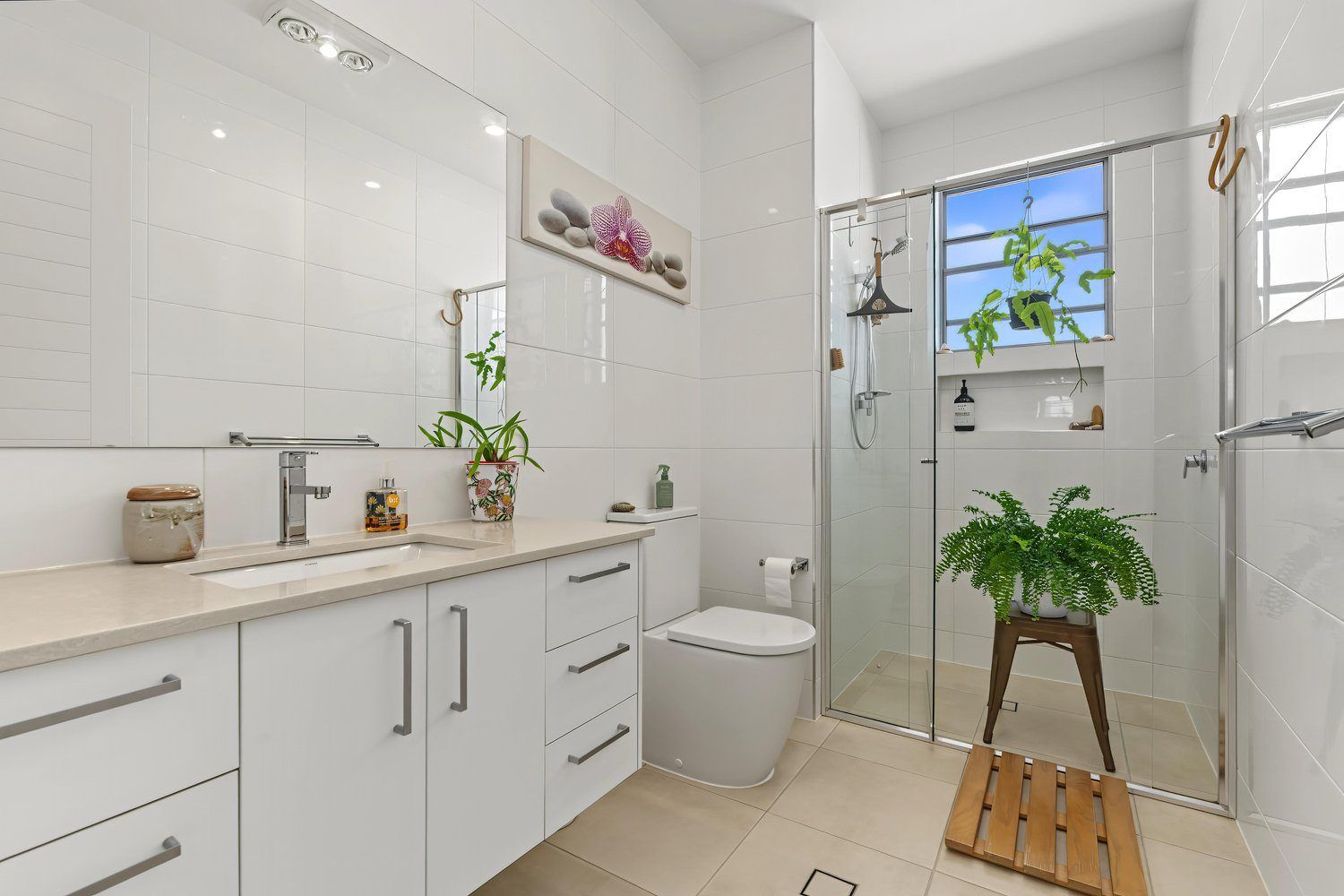 Modern Living, Prime Position