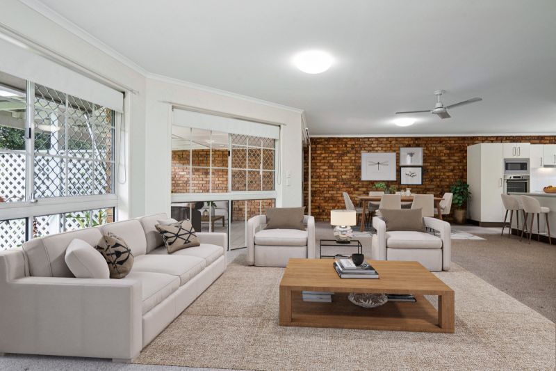 Beautiful two-bedroom, 1 bathroom villa with detached garage