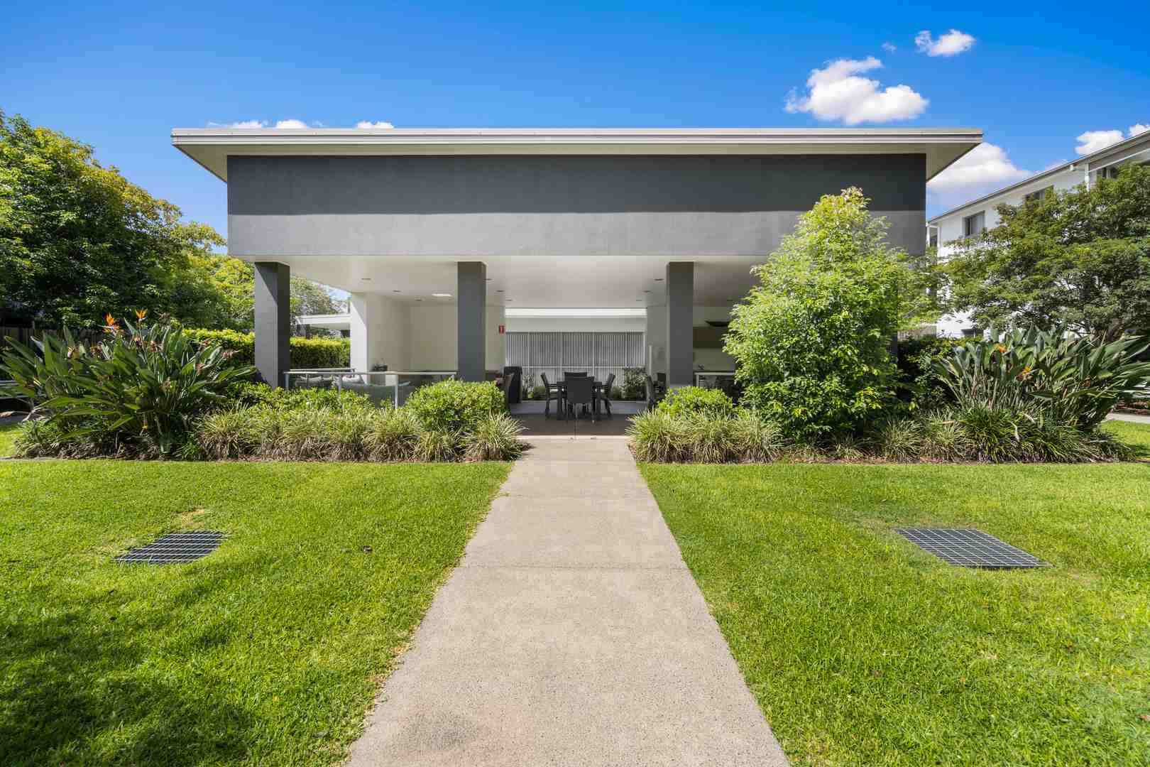 Modern one bedroom self-contained apartment