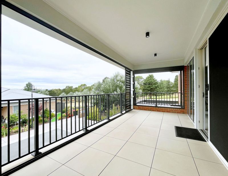 Spacious Corner Villa with Views