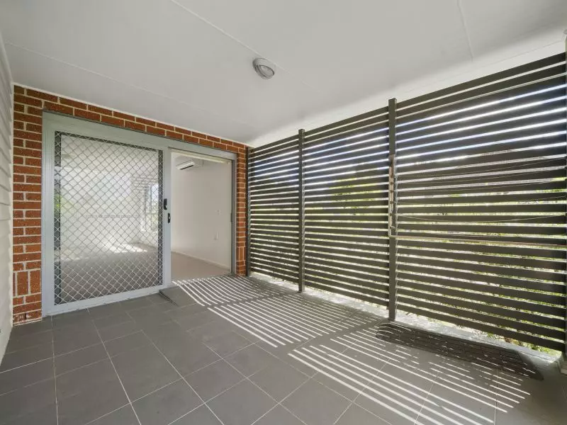 Beautifully Presented Corner Villa