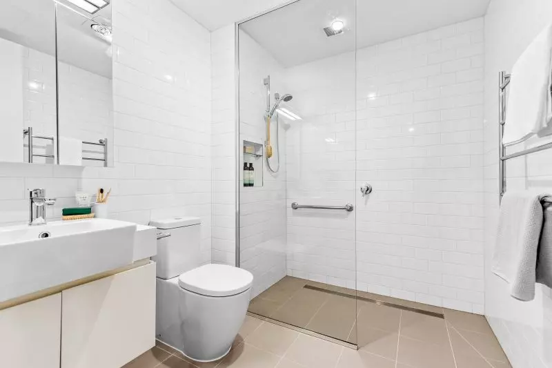 Spacious one-bedroom with tranquil courtyard garden views