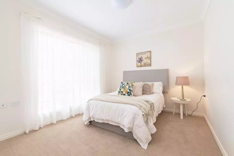 Spacious unit refurbished in a contemporary style