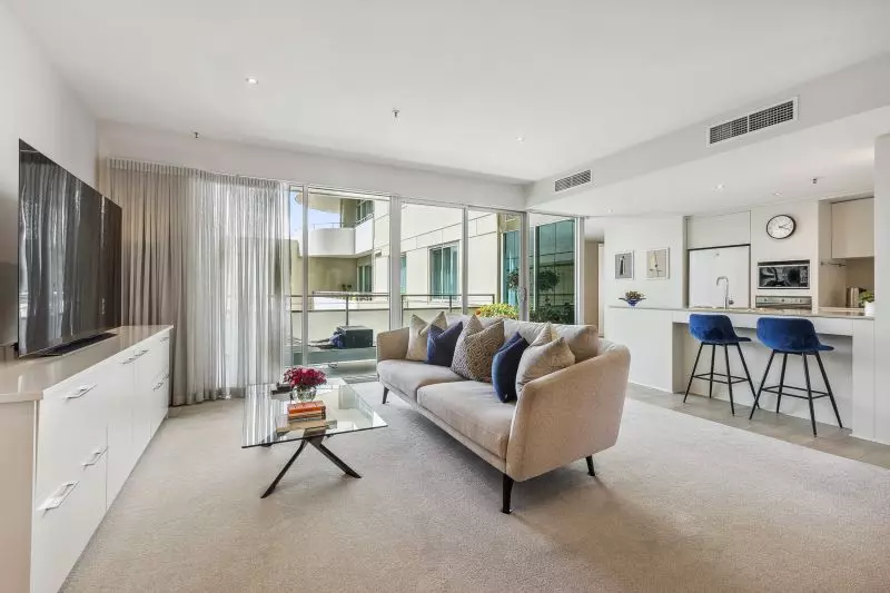 Spacious, north-facing 2-bedroom apartment!