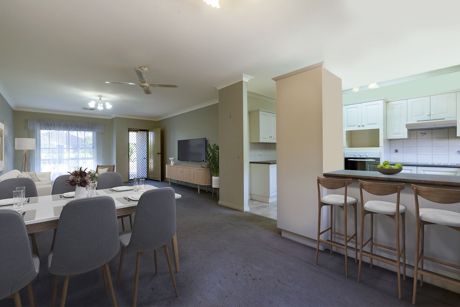 Large Two Bedroom Home - Easy Expressway Access