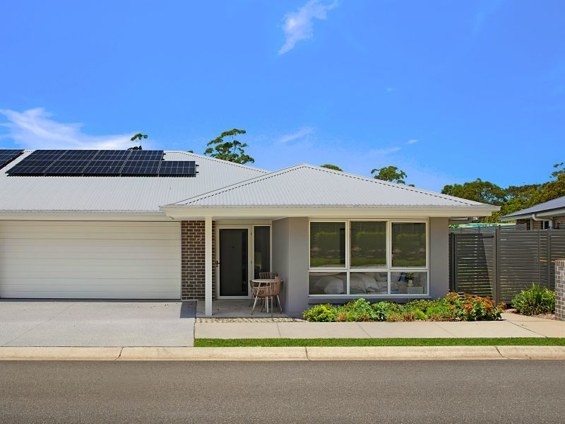 Spacious 'Hawkesbury' villa design