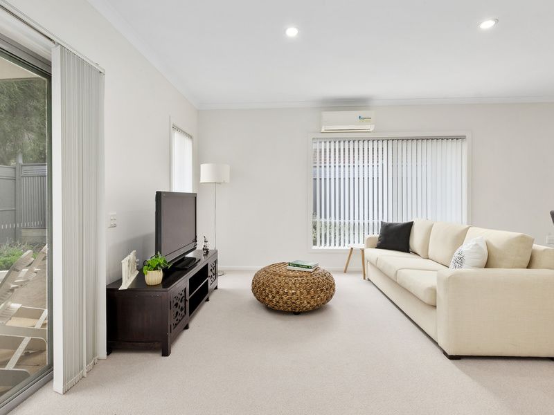 Bright, Stylish Home with Lovely Garden Outlook