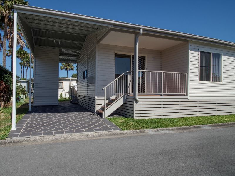 Crystal Waters Estate - 121a